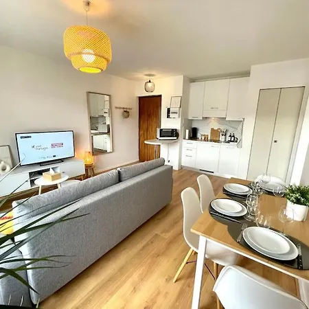 - Lit Queen Size - Proximité Genève Appartement