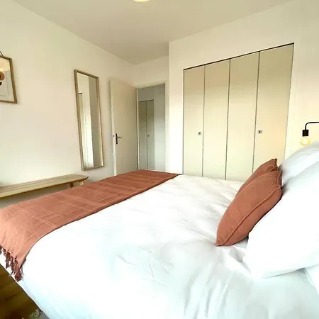 - Lit Queen Size - Proximité Genève Appartement *