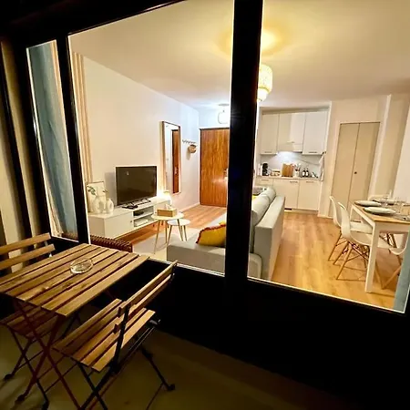 - Lit Queen Size - Proximité Genève Appartement